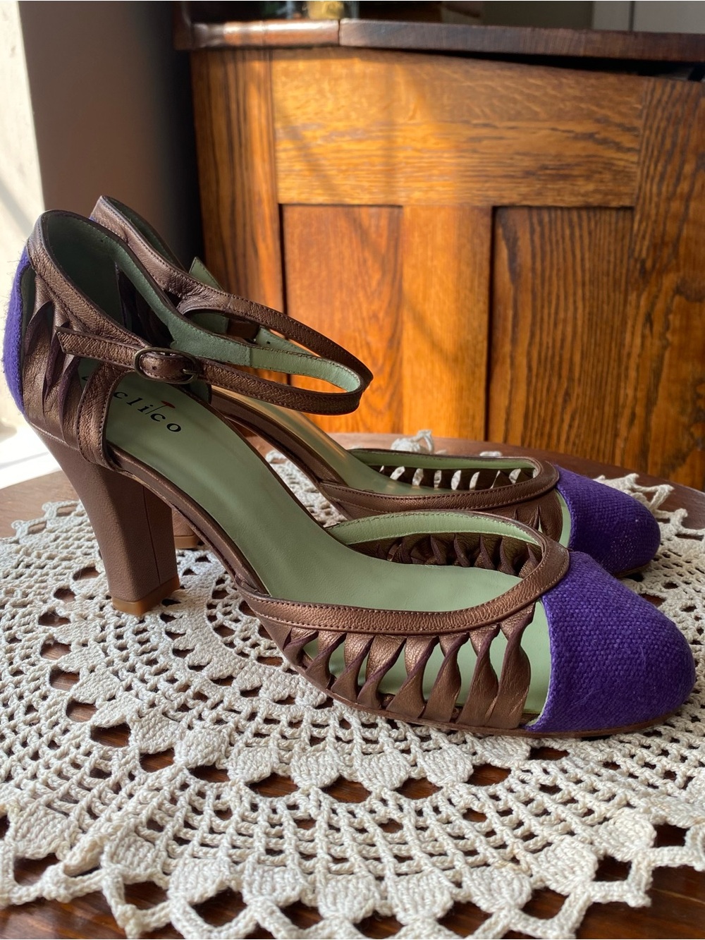 COCLICO Brown/Coper Leather Heels with Purple Cap-Toe Womans Size 8.5 NEW!
